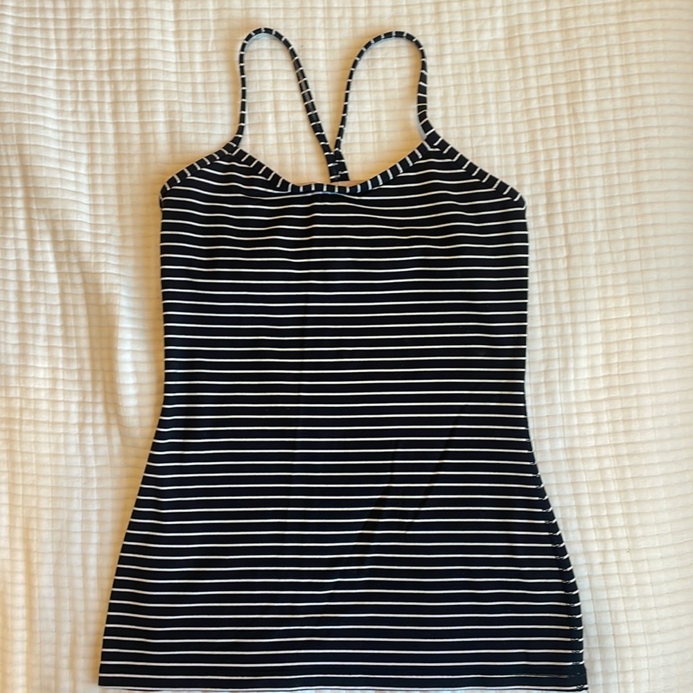 Lululemon athletic tank size 6